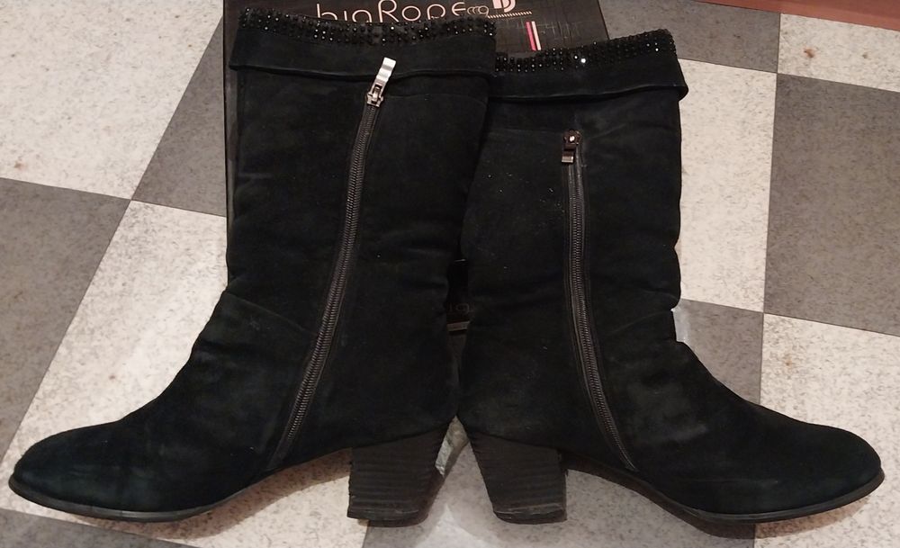 Срочно. Продам, женская обувь кожа и замш разные дёшего