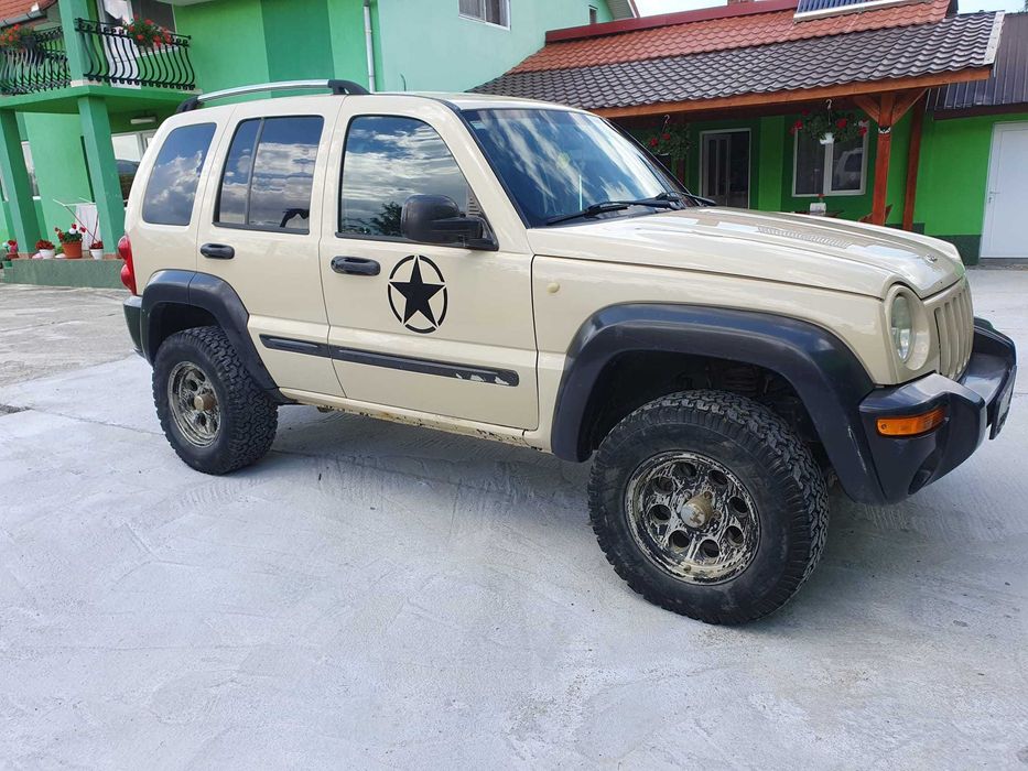 Vând 2 Jeep-uri Cherokee