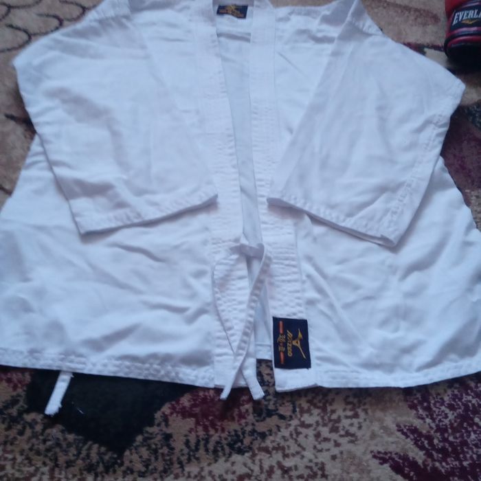 Спортивнная одежда и аксесуары