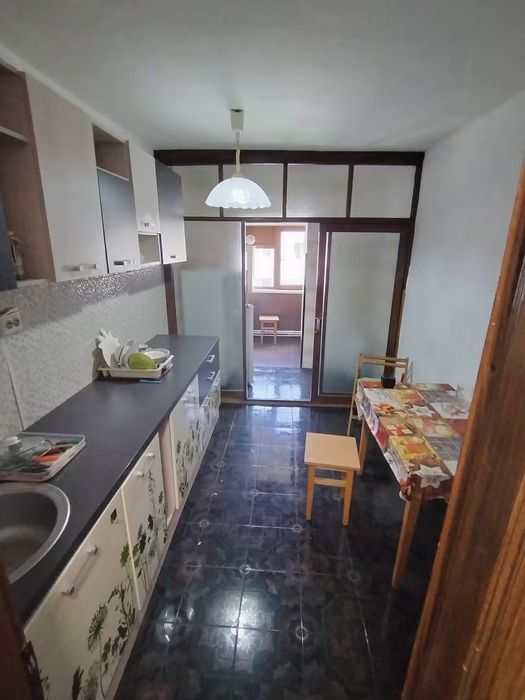 Apartament 3 camere, et. 2, str. Babadag