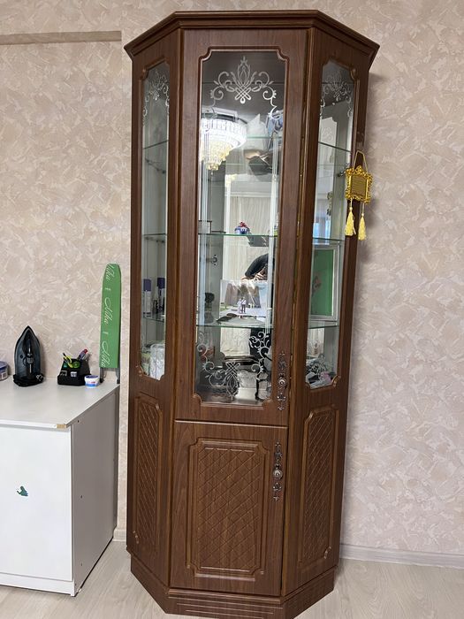 Продам шкаф для посуды