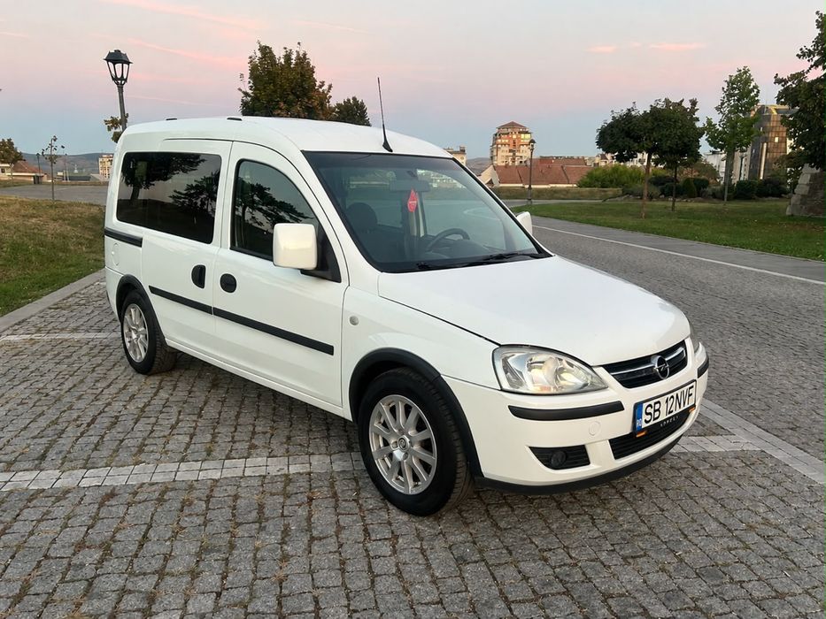 Opel Combo 1.6 Benzina an 2009