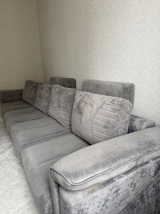 Продаю диван в гостинную