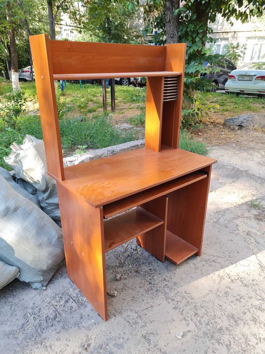 Стол компьютерный