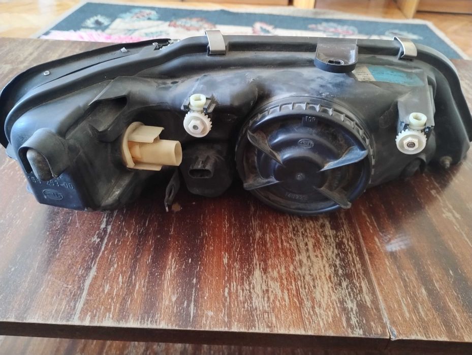 Фар за Мицубиши спейс Стар 2004г