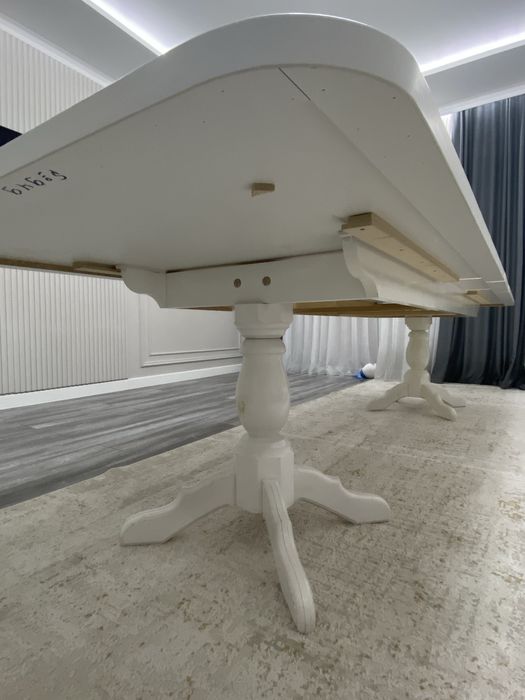 Стол для гостиной