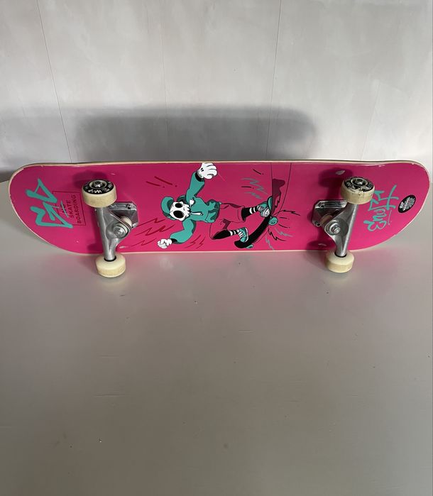 Skully Skateboard Complet Enuff
