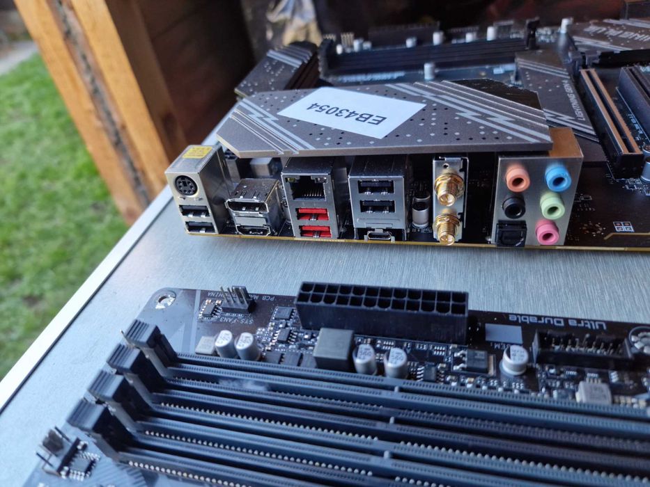 Placa de baza lga 1200 gygabite si asus defecte pentru piese