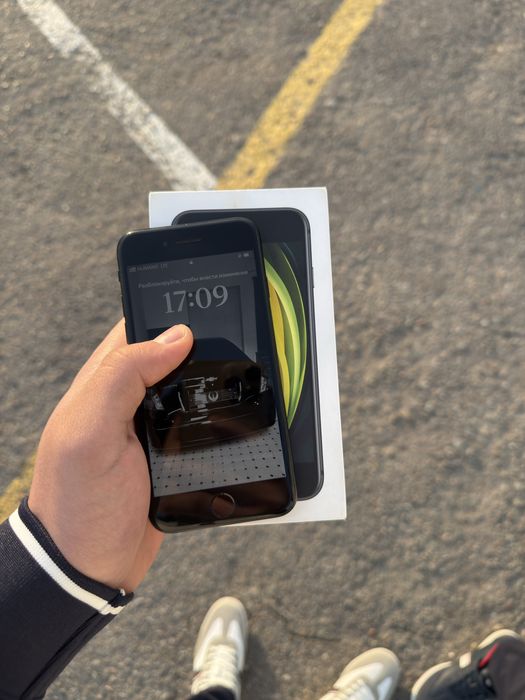 Iphone se black 2020