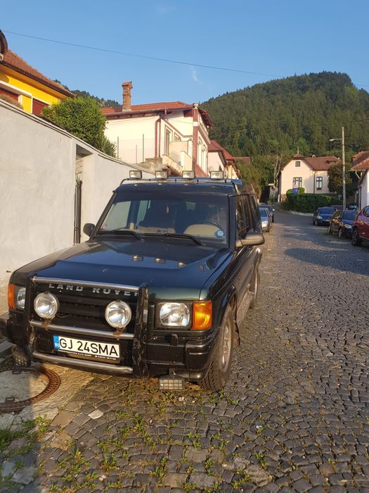 Bullbar / bara protectie- scut- universal cu 8 proiectoare incluse