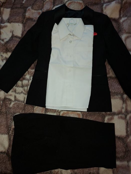 Ново!! Комплект. Официален костюм Maniac р-р 122