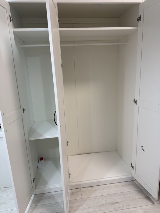 Шкаф для одежды фирма Ikea