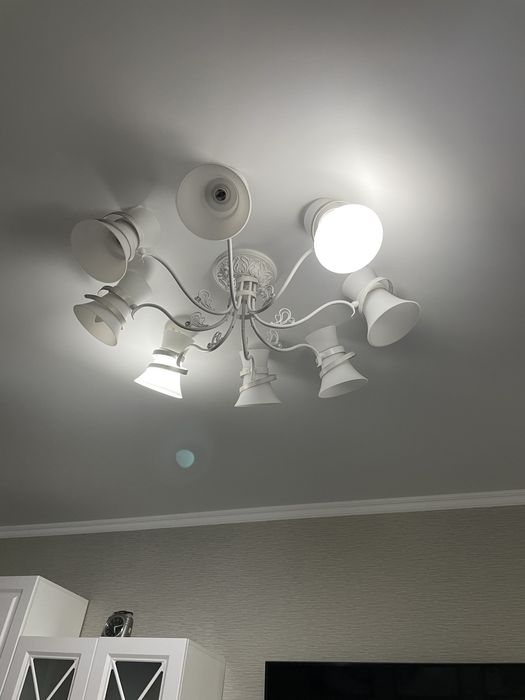 Продам Шикарную Люстру