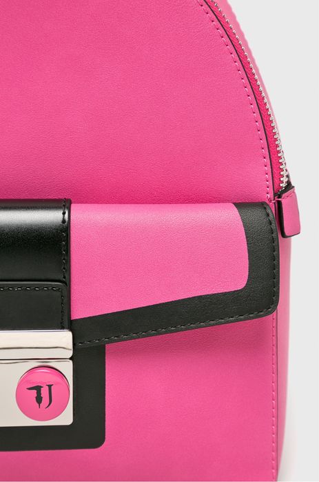 Trussardi jeans оригинална кожена раница с противопрахова торбичка