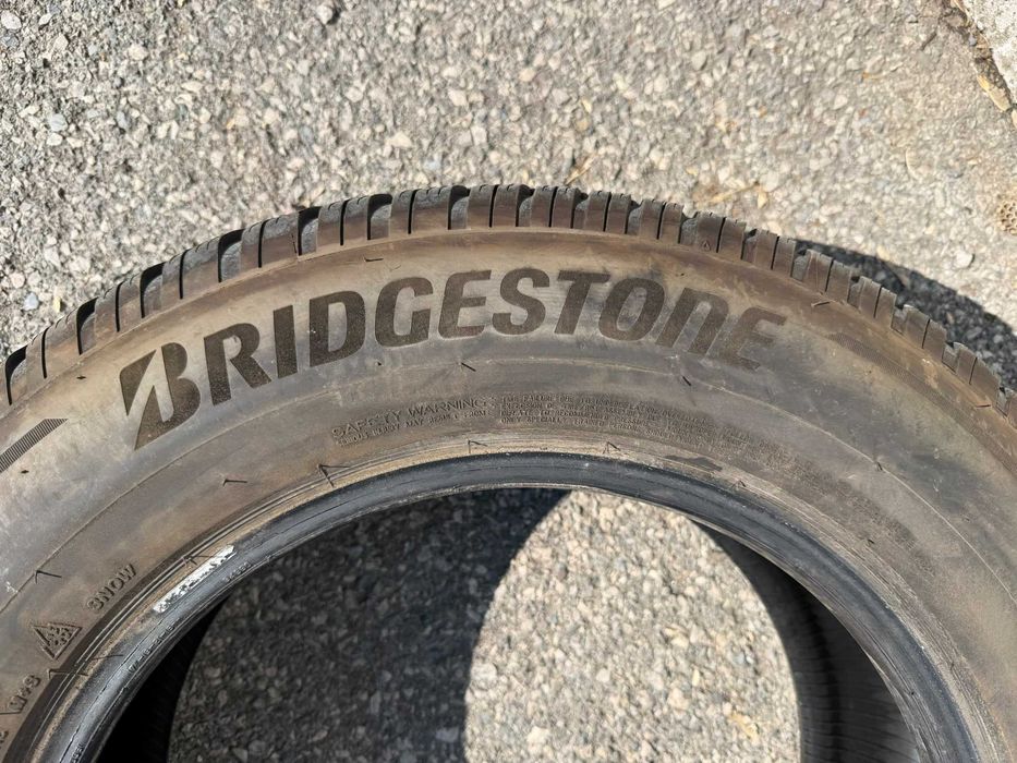 ЗИМНИ гуми BRIDGESTONE 235/65/17 с ДОТ 27/2024г.