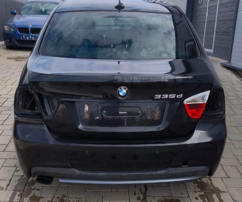 Dezmembrez BMW 320d M Pack E90 LCI an 2011,Recaro,Stopuri Led,Volan M