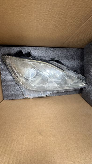 Продам пару фар на lexus is350