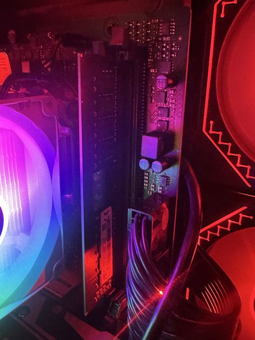 Продам оперативную память 1*16gb