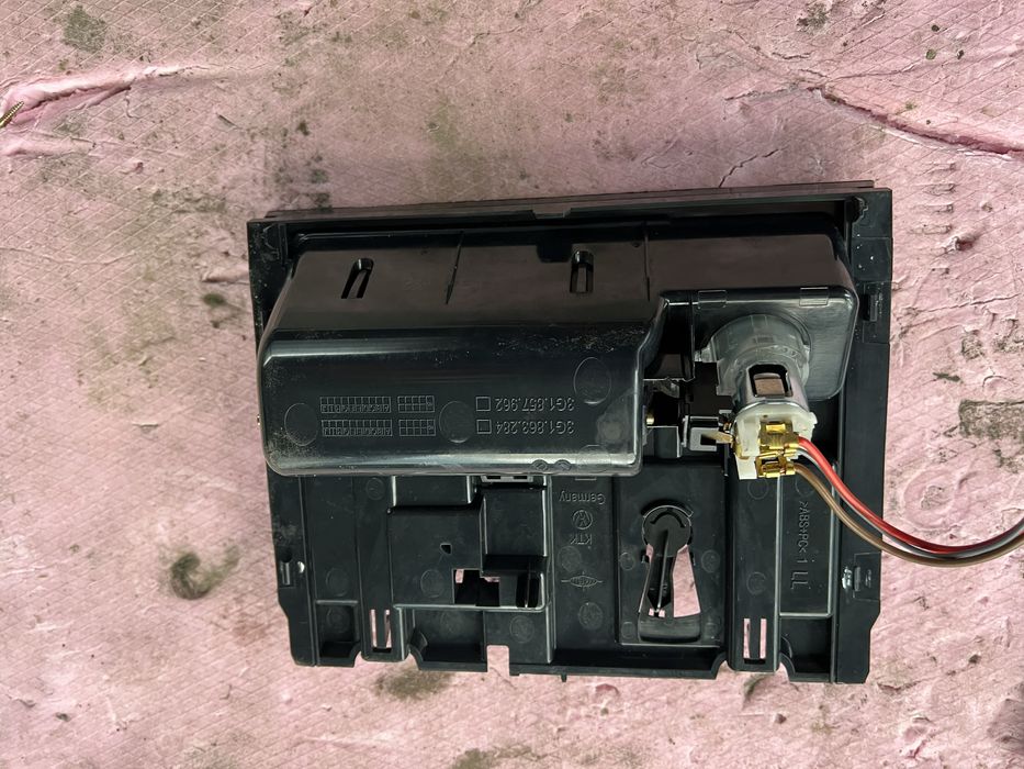 Trimuri plasticuri ornamente plansa bord europa pt vw passat b8