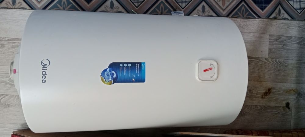 Продаю Боллер Midea