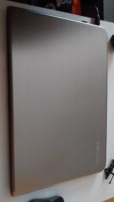 Лаптоп toshiba m50 110 satelite, работещ за части