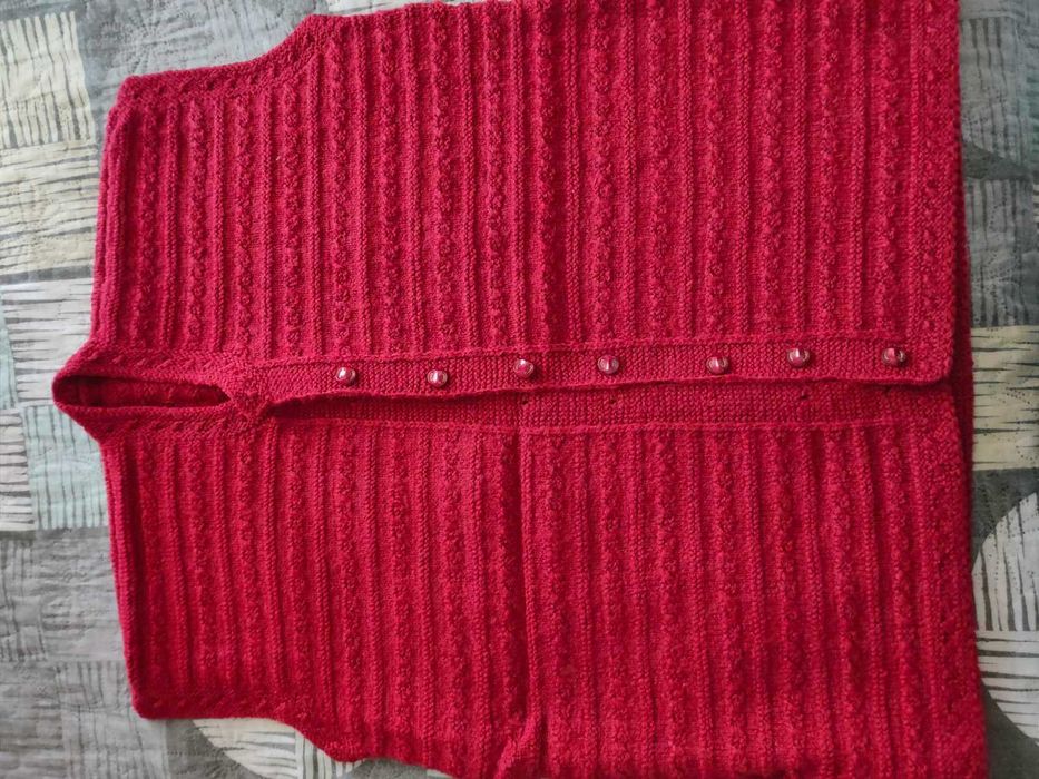 Ръчно плетени елеци