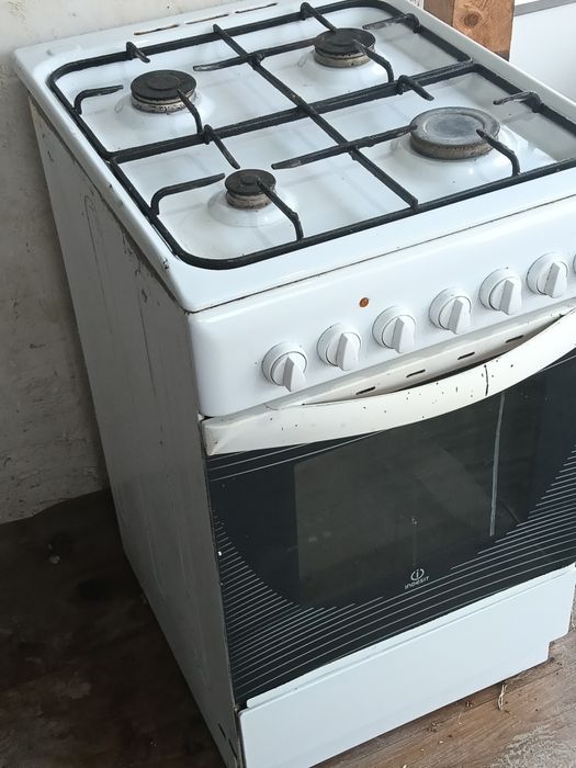 Продам газ плиту