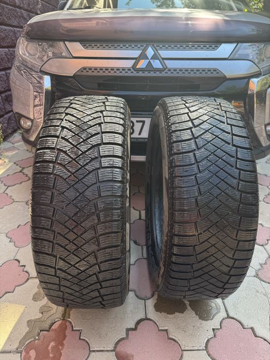 Продам зимние шины Pirelli 235/55 R19