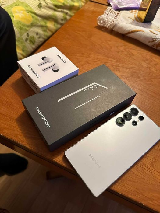 Samsung s25 ultra И слошалки buds3 fe