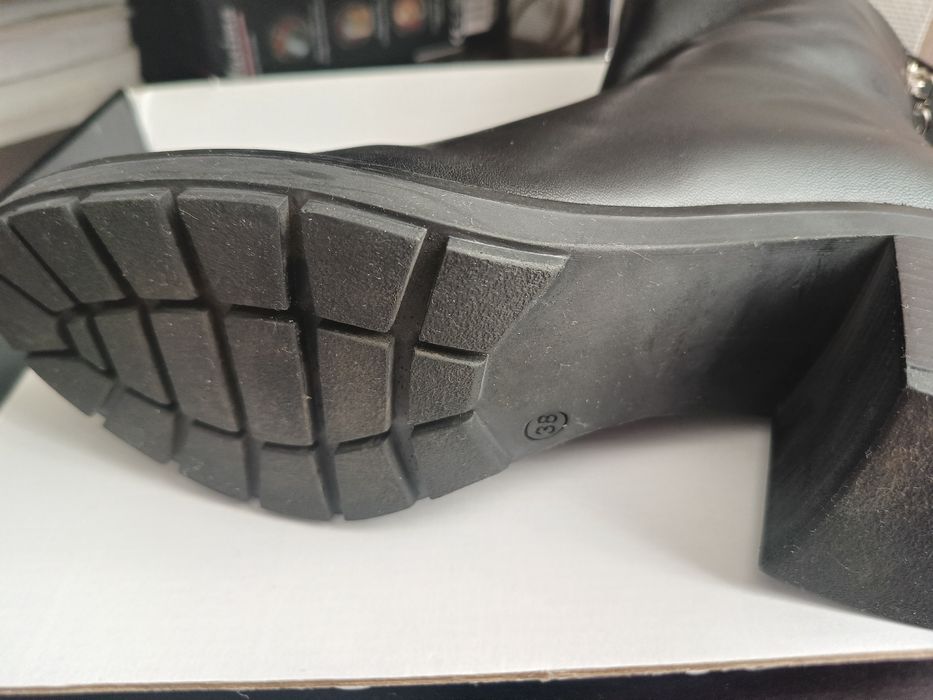 Продам ботинки, демисезонные.