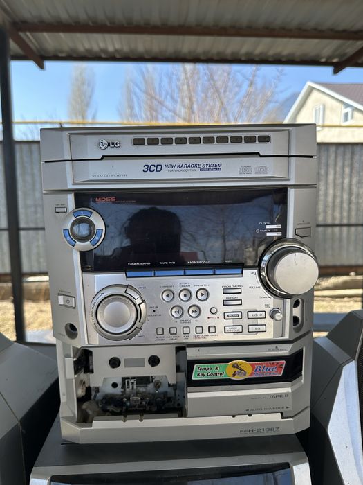 Продам Музыкальный центр