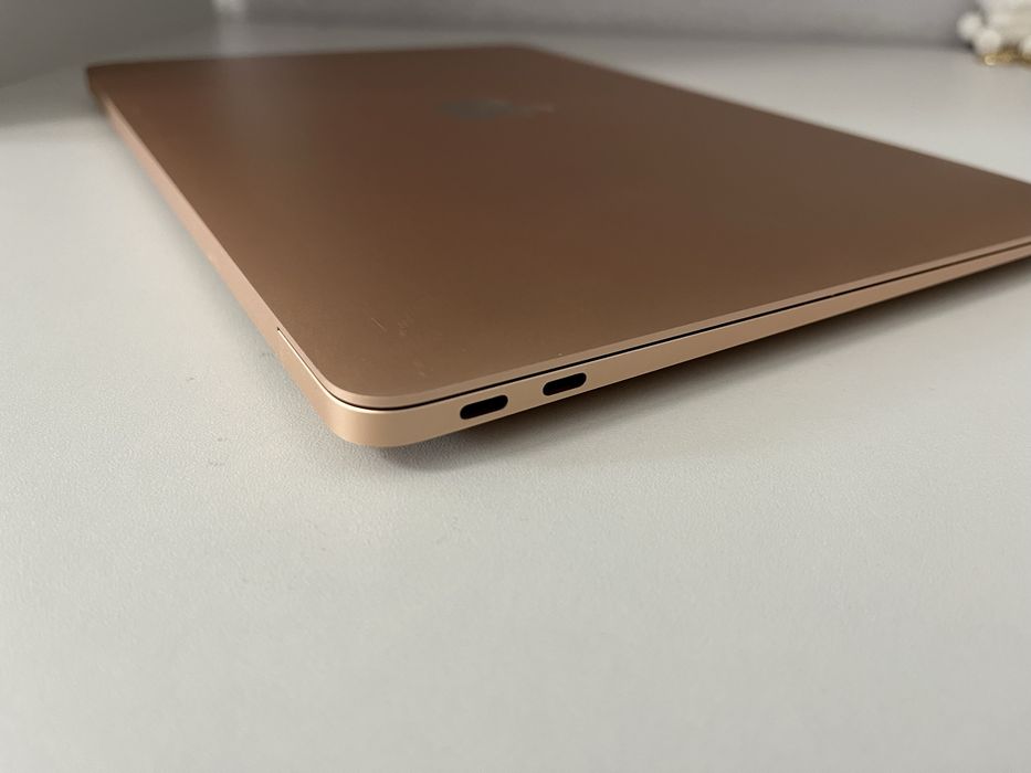 Macbook air m1 256 ssd 35 циклов 98% емкость