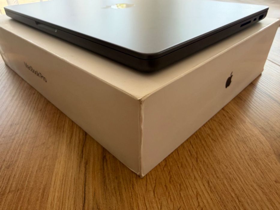 НОВ MacBook Pro 14" M5 PRO Chip 15-CPU/16-GPU/48GB RAM/1TB SSD ГАРАНЦИЯ ДО 27.5.2029г