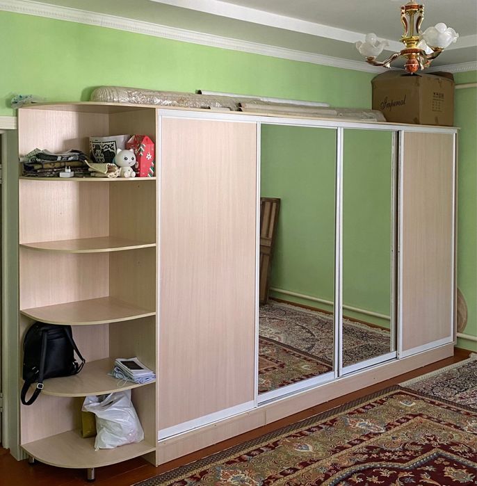 Продам вместительный шкаф-купе