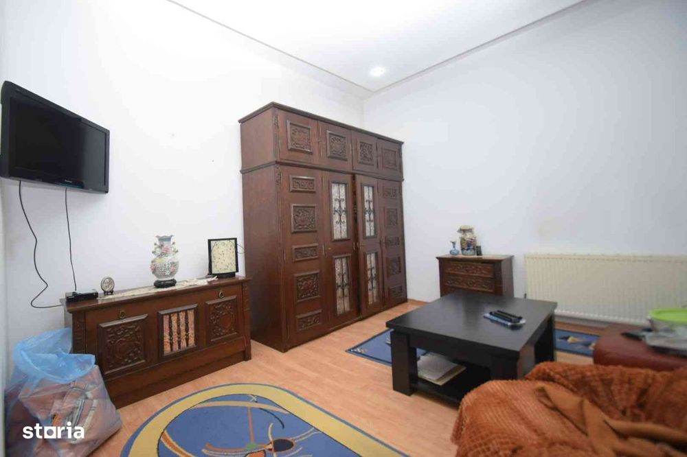 Casa central de inchiriat central locuri de parcare