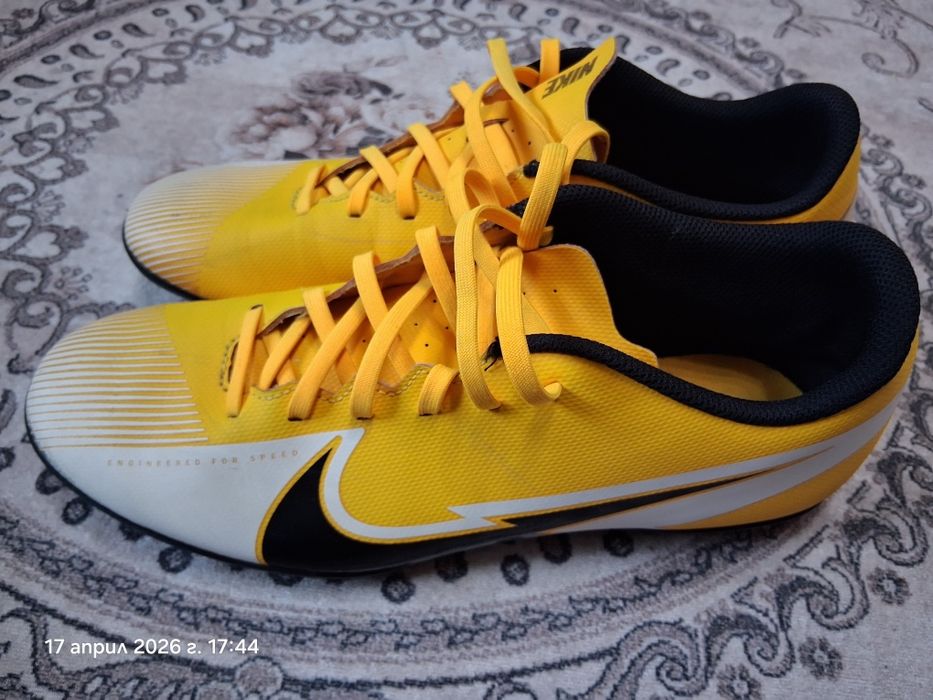 Бутонки Nike Mercurial номер 43 (27.5 см.)