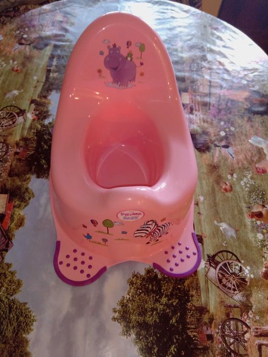 Детско гърне BIG- форма на кола с волан