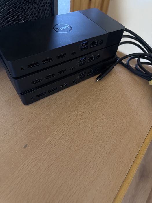 Lot 3 bucati dock station Dell diferite modele perfect functionale