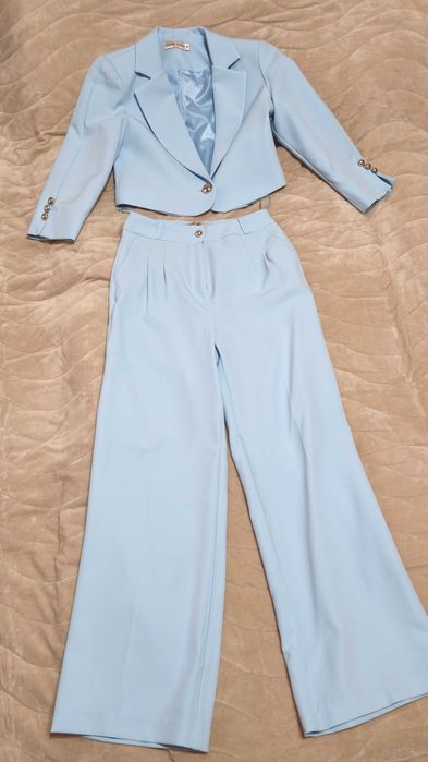 Дамски син костюм