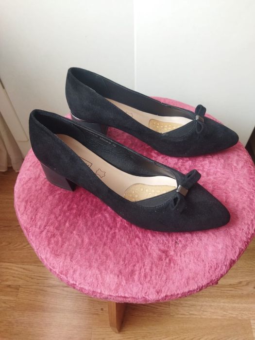 Продам женские туфли