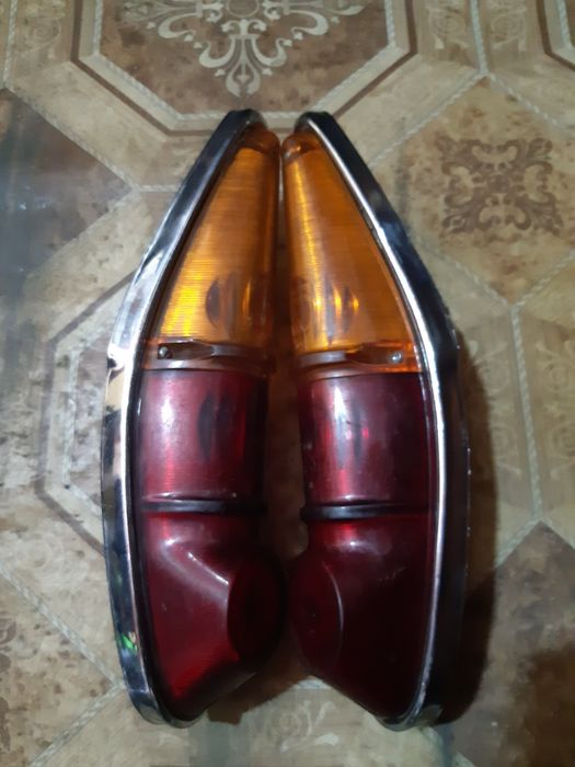 Продам задние фонари