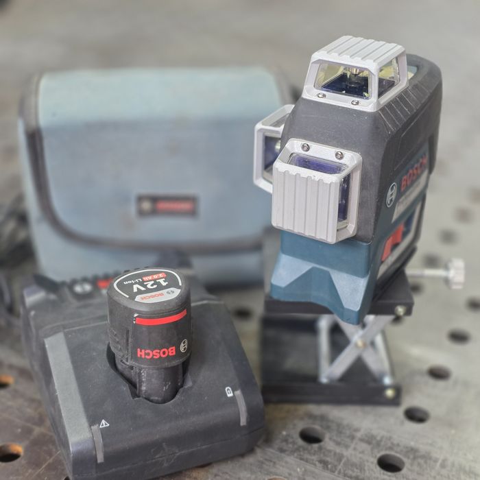 Лазерный уровень Bosch GLL 3-80 C