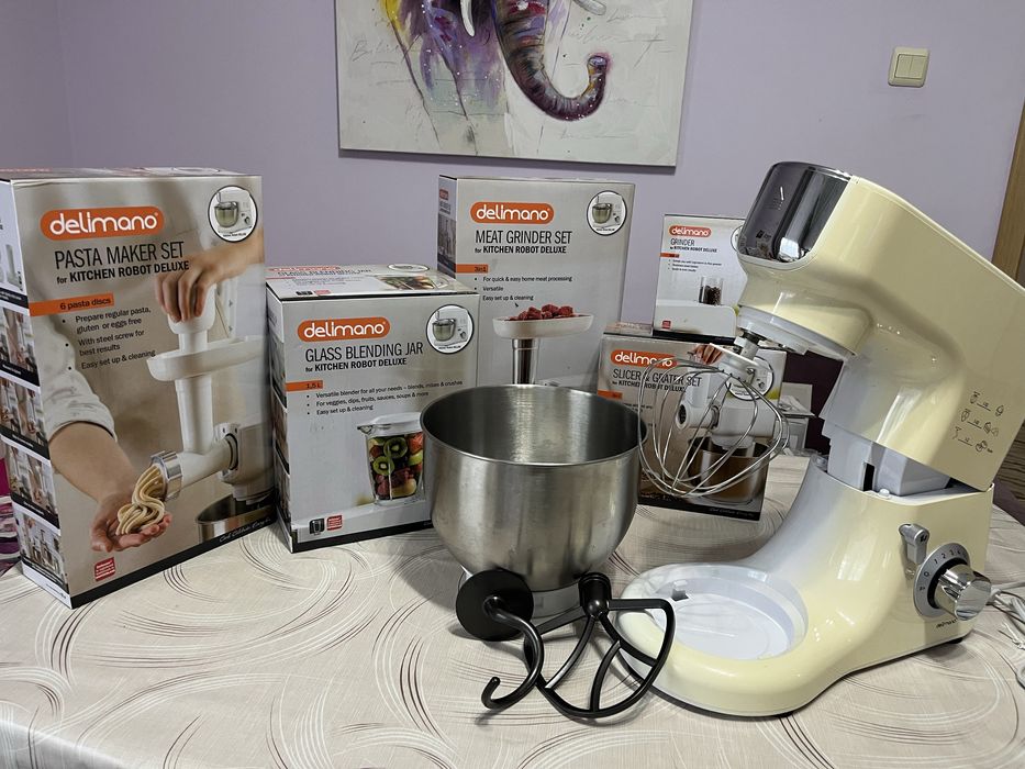 Кухненски робот Delimano deluxe с чисто НОВИ приставки