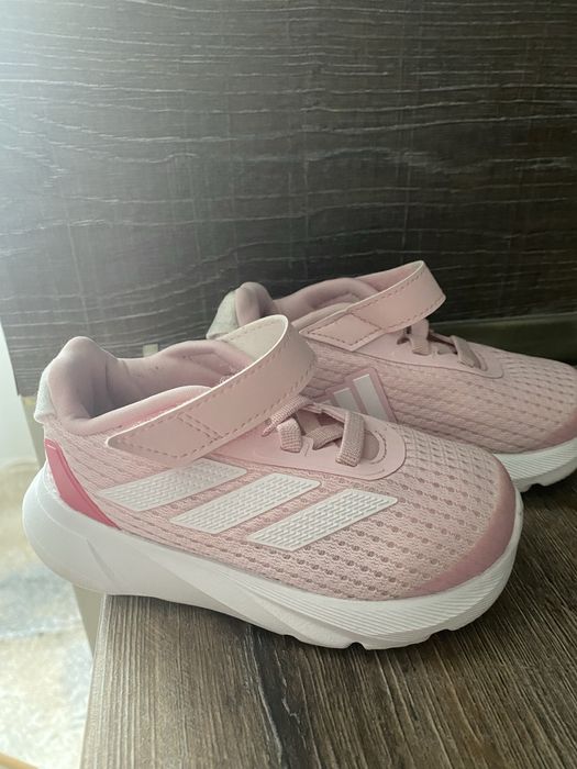 Adidas маратонки за момиче