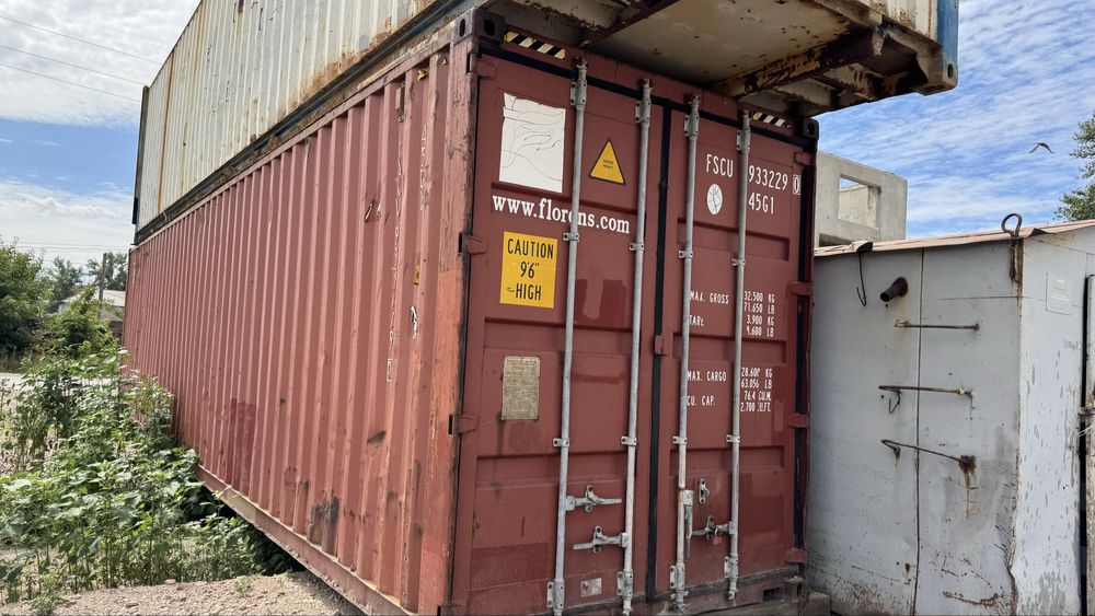 Продаются контейнера. Морской и простой