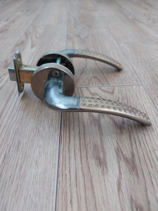 Ручки на межкомнатные двери