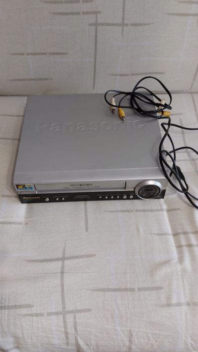 Видеомагнитофон Panasonic
