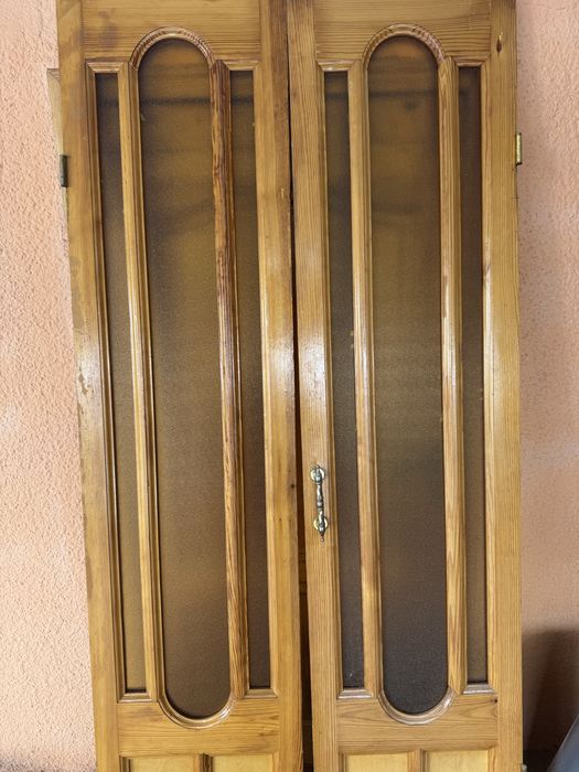 Двери деревянные