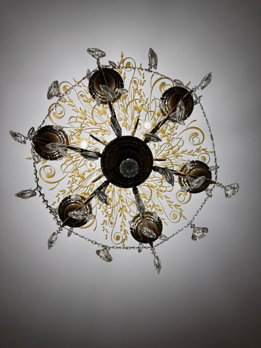 Продаётся люстра