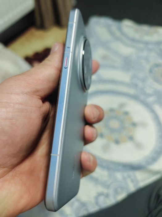 Продам срочно телефон HONOR MAGIC 7 PRO в идеальном состоянии